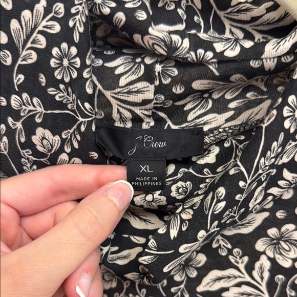 J Crew Women’s Turtle Neck Blouse - Picture 4 of 6